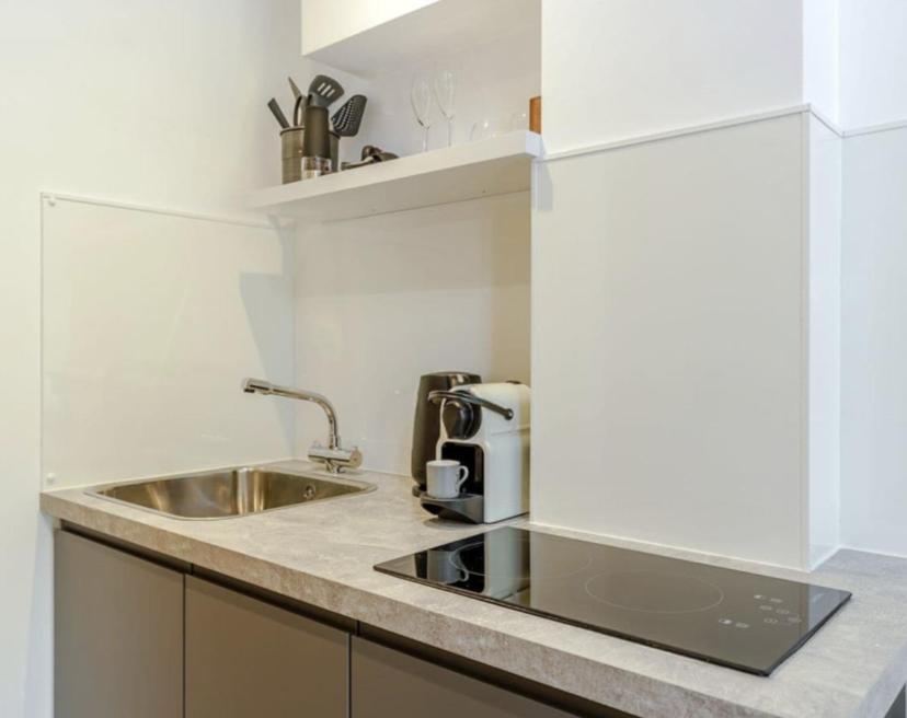 The Liss @ Piper House Apartment Челтнъм Екстериор снимка